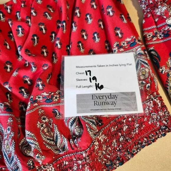 Band of Gypsies Red Off Shoulder Boho Top M Cropped Floral Bell Sleeve Fringe - Picture 10 of 10